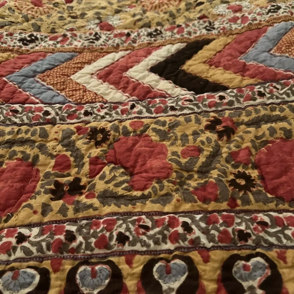Pottery Barn Vintage boho Floral and Geometric Quilt in Red and Brown VERY RARE